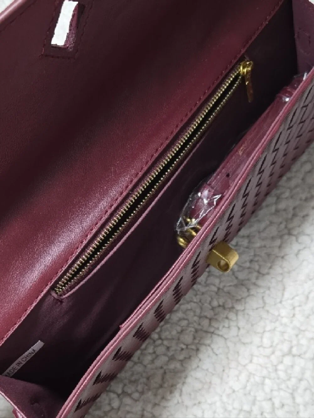 Rich Wine Faux Leather Handbag Interior with Zipper Pocket - Picture 2 of 9